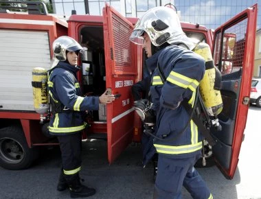 Φωτιά σε σπίτι στα Χανιά – Στο ΚΑΤ δύο νεαροί
